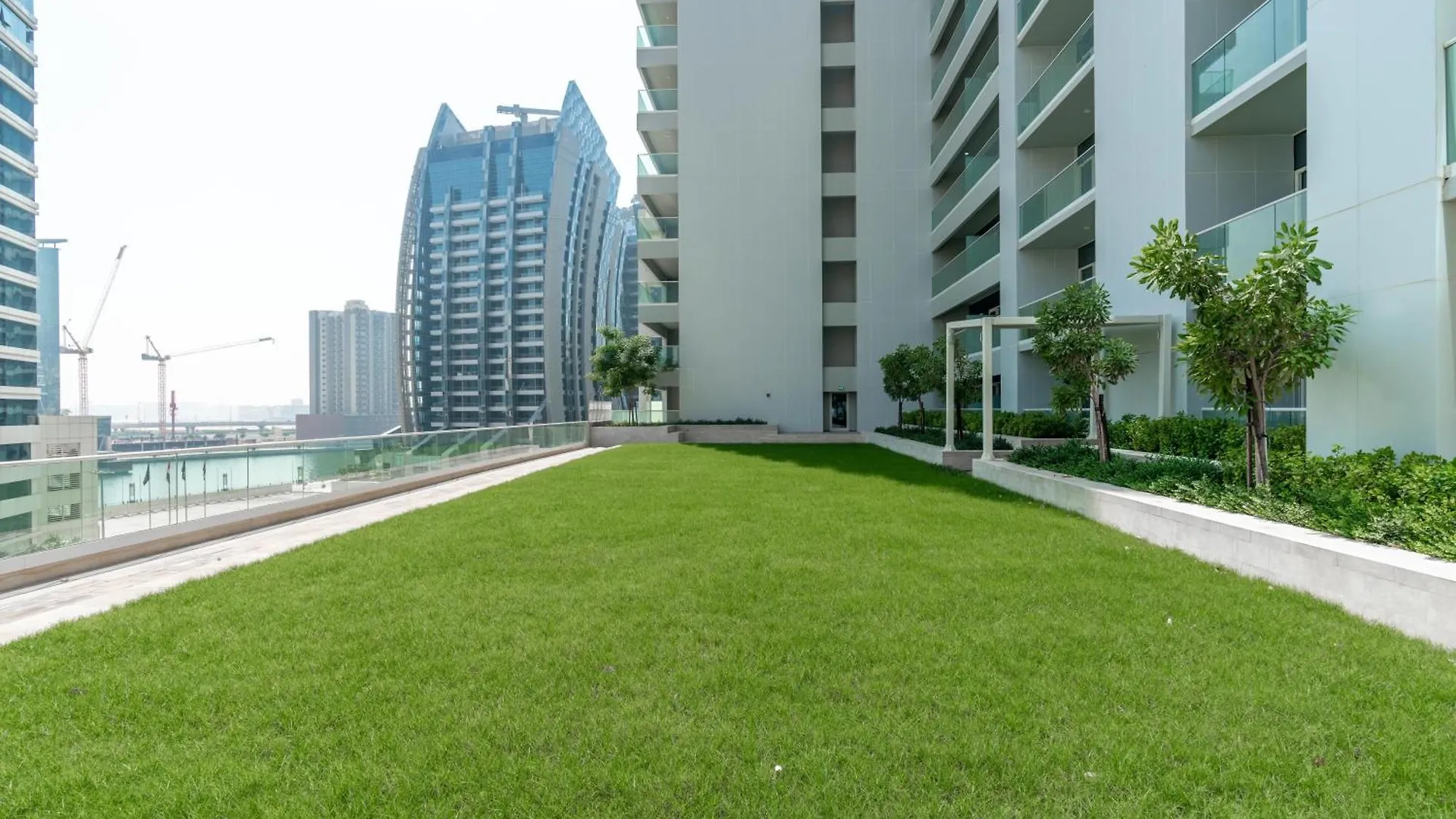 Delightful 2Br Apartment At Reva Residences 迪拜